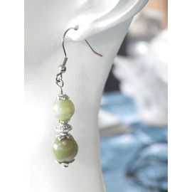 Ohrringe aus Edelstahl mit Taiwan Green Jade Perlen und Silber Messing Perlen