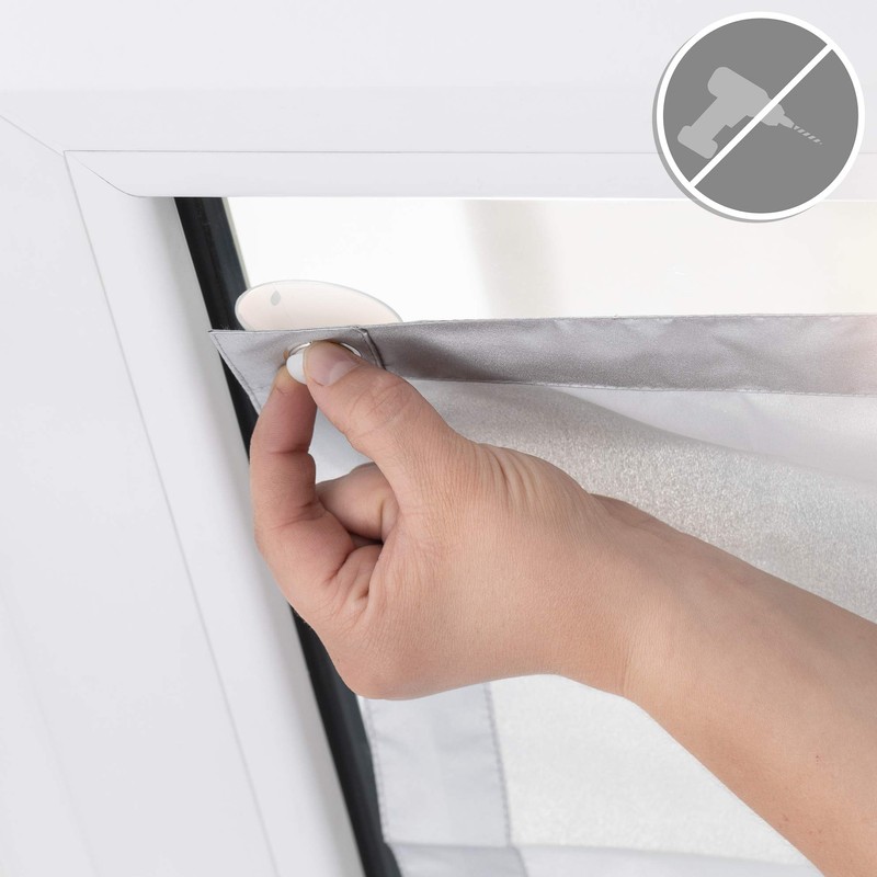 Roomy roof window sun protector with Haftfix suction cups, no