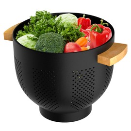 Metal Colander with Wood Handle and Stable Base, Colander for Kitchen, Strainers and Colanders, Food Grade Coated Steel Strainer for Draining Vegetables and Fruits (5.8 Quart, Matte Black)