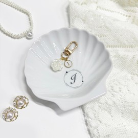 TIGERMILLION Shell Shape Ring Holder Dish with Keychain, Small Key Bowl, Ceramic Initial Trinket Tray Jewelry Dish Organizing Necklace Earrings for Mom Friend Sister, 4.6”, (I)