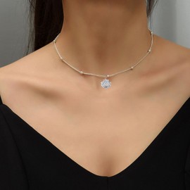 Xduargs Boho Sea Shell Choker Necklace Silver Scallop Seashell Necklace Choker Vintage Shell Pendant Necklace Summer Beach Scallop Necklace Jewelry for Women and Girls