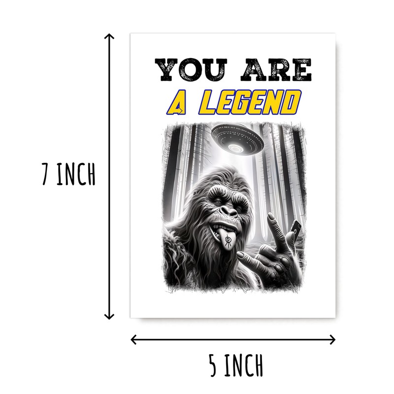 MinngStore Sasquatch Selfie Big Foot Card - Funny Happy Father's