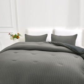 Arianaut 3-Piece Comforter Set – Checkered Seersucker comforters Quilt Set with Microfiber Fill – Includes 1 Comforter & 2 Pillowcases – Lightweight, Soft & Wrinkle-Resistant (Gray, Queen)