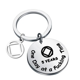 LQRI 1 Year 2 Years 5 Years Sobriety Anniversary Keychain NA Recovery Sobriety Gift12 Step Gifts Narcotics Anonymous Gift, One Day at a Time 5 Years, S