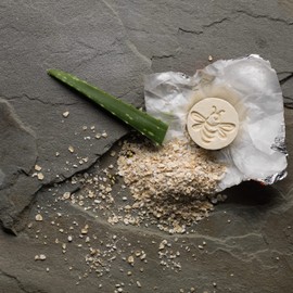 Avital's Apiaries 4 Handmade Raw Honey & Colloidal Oatmeal Bath Bombs with Lavender & Lemongrass Essential Oils to soothe hydrate dry skin