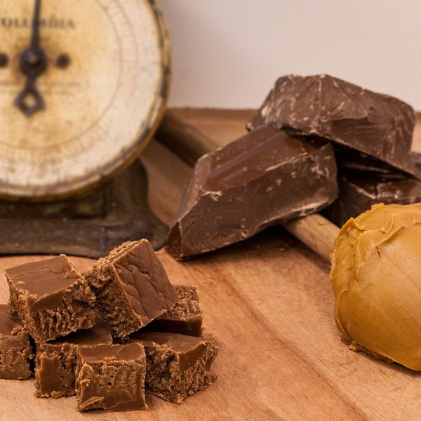 Hall's Chocolate Peanut Butter Fudge, 1 Pound