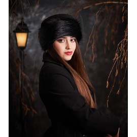 Futrzane Women's Faux Fur Hat, Fleece Winter Hat with Faux Fur Trim - black - black, size: s