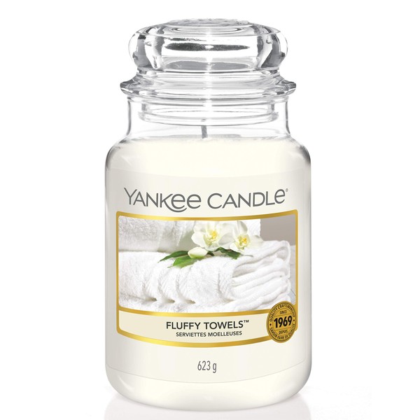 Yankee Candle Fluffy Towels Scented, Classic 22oz Large Jar Single Wick Candle, Over 110 Hours of Burn Time