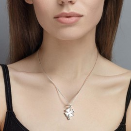 Teppdfann Four Leaf Clover Necklace for Women – Dainty Silver Clover Necklace with Leaf Pendant, Simple Four Leaf Clover Jewelry for Lucky Gift