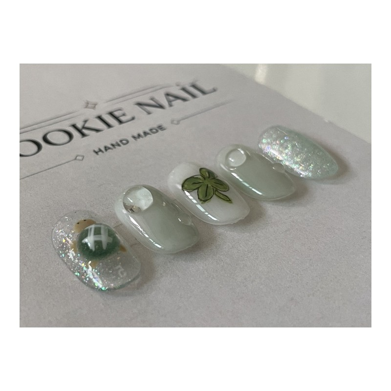 ⭐️ Spring walk with a turtle [Mint Turtle Nail Tips]