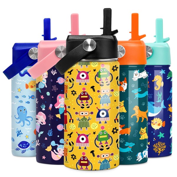 Botella de agua para niños con pajita con robot aislado,