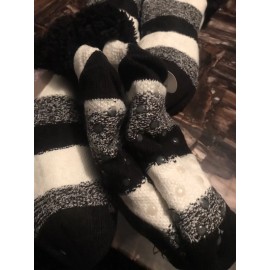 SECRETS TREASURES SECRET TREASURES SHOE SIZE (4-10) SLEPPER SOCKS