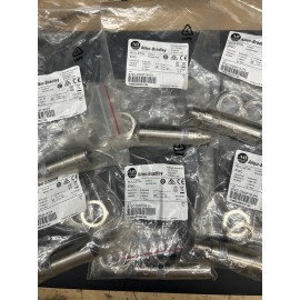 Allen-Bradley 872C-D5NP18-D4 Inductive Proximity Sensor,10-30V DC INPUT, NEW