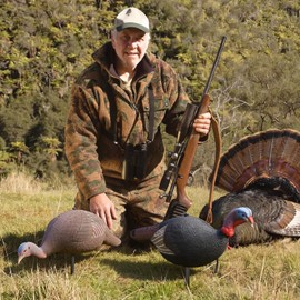 Hollowfly 4 Pack Collapsible Hen and Jake Combo Decoy for Hunting - Lightweight Standing Lifelike Turkey Hunting Decoy with Stake for Field Forest Wood Ground Outdoor