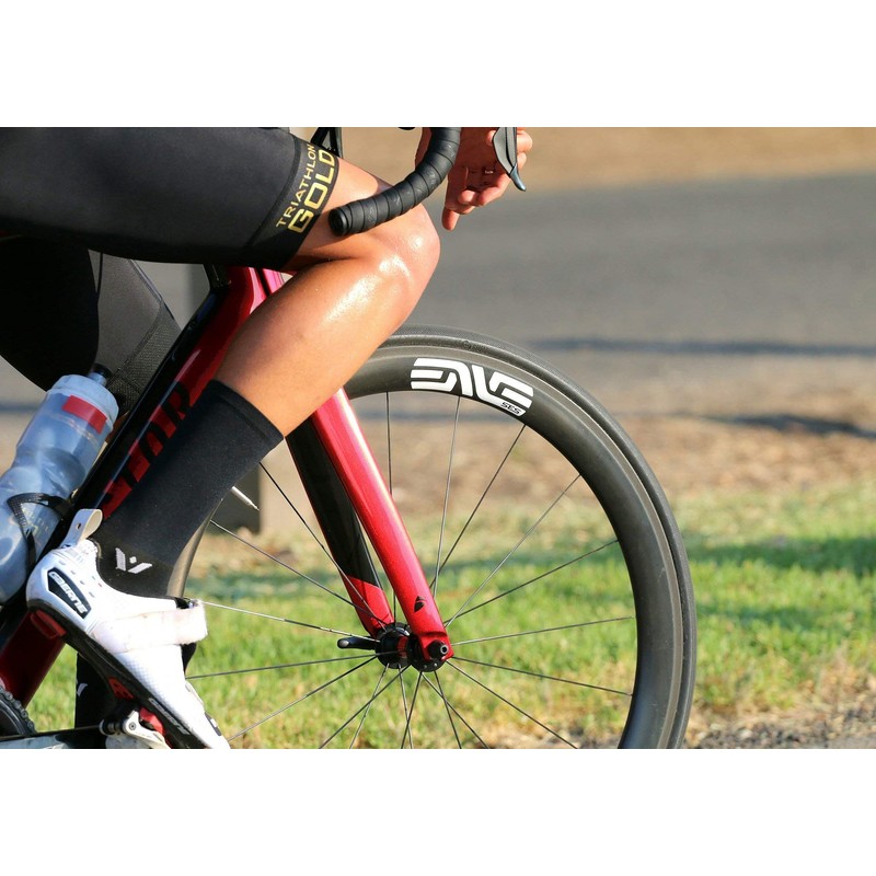 Swiftwick - ASPIRE SEVEN, Crew Socks for Cycling, White, Medium