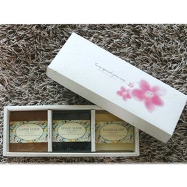 3-compartment box / Order 3 additional soaps per box / 포장상자 3구상자/ 1개당 비누 3개씩 추가 주문