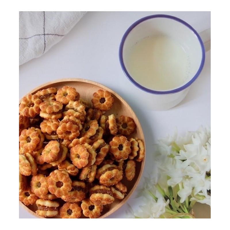 Naxnax Pineapple Bread Biscuits Snacks, (Pack of 1 Jar), 14.11