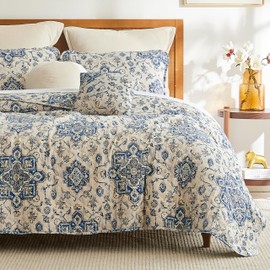 Southshore Fine Living, Inc. Full or Queen Quilt Bedding Set, 7-Pieces with 2 Pillow Shams, 2 Euro Shams, 2 Throw Pillows, Boho Bedding Set, Queen or Full Size Quilts for Bed, Persian Indigo Blue