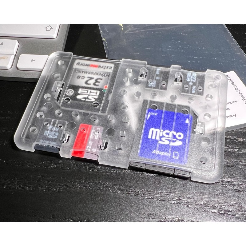 Flashwoife, 4 x MicroSD + 2 x SD Storage Memory