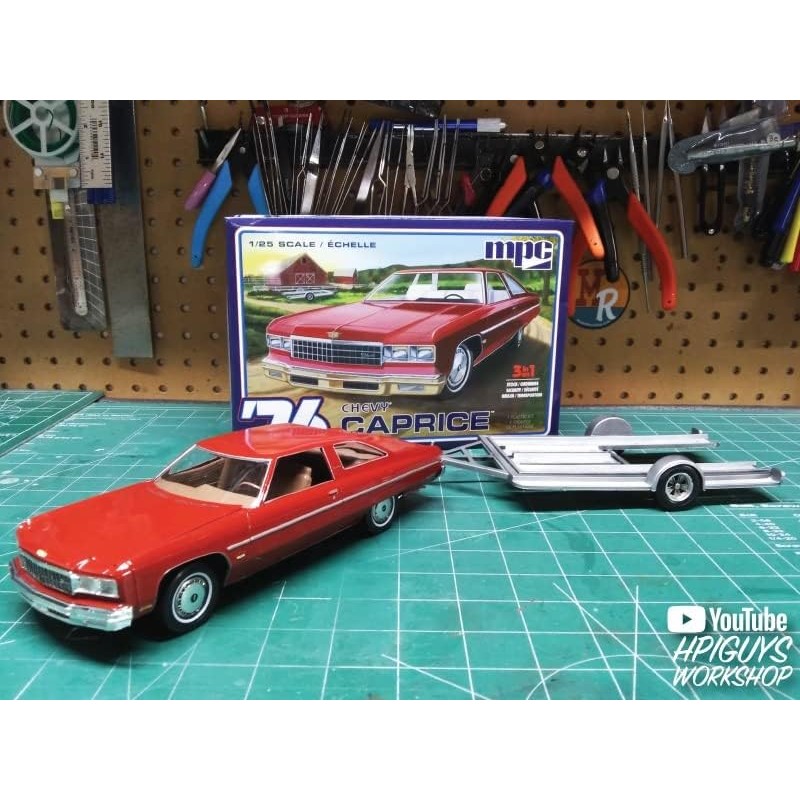 MPC 1976 Chevy Caprice w/Trailer 2T 1:25 Scale Model Kit