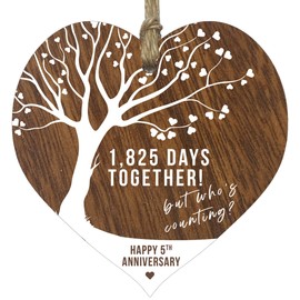 5th Wedding Anniversary Wooden Heart Plaque, Dark Wood Sign Keepsake, Celebrate Wooden Anniversary Wife Husband Boyfreind Girlfriend Mum or Dad, Plaque with Quotes Gifts from the Kids
