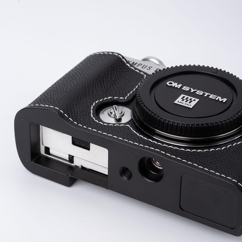DBZZ E-P7用本革ハーフケース, メタル底板付き OLYMPUS PEN用 ブラック