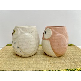 hitomi Japanese Mino Ware Ceramic Yunomi Tea Cups Set, Owl White and Coffee Brown, H3.15 x 3.07 Inches in diameter, 7.8 Fluid Ounces, Set of 2, from Japan TR55309 310 (White&Pink)