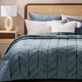 EverGrace 3 Pieces Luxurious Velvet King Quilts, Ultra Soft Lightweight Velvet Comforter Set, Matelasse Oversized Bedspread Coverlet for All Season with 2 Shams, Stormy Blue, 108"x96"