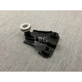 Toyota Genuine OEM 1991-1997 Toyota Previa Rear Side Sliding Door Roller 68301-95D00