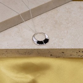 Tuscany Silver Women's Sterling Silver Round Cut Out White Mother of Pearl and Black Onyx Pendant on Adjustable Curb Chain Necklace of 41cm/16"-46cm/18"