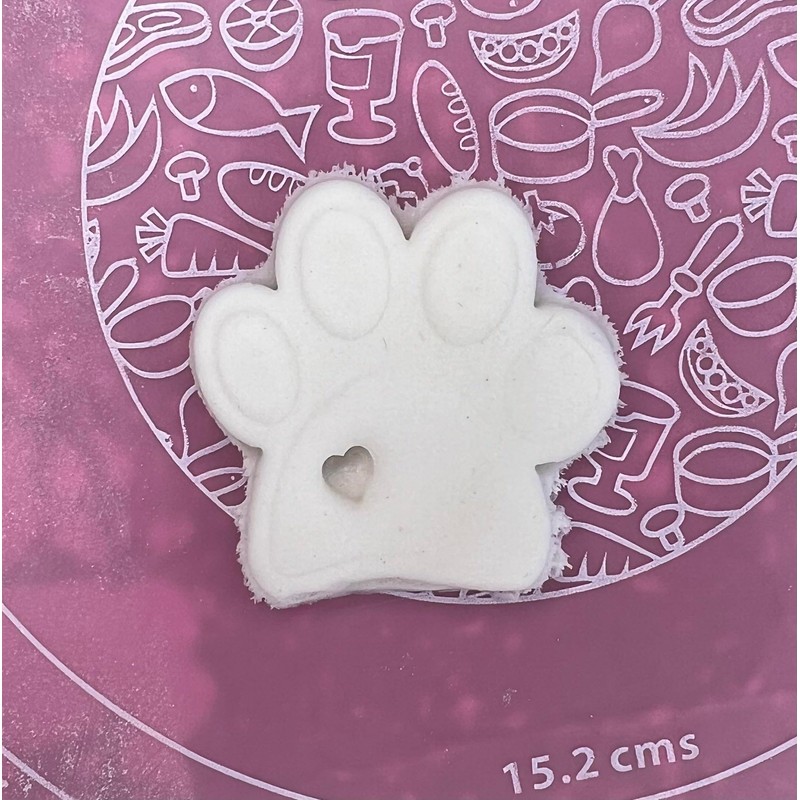 BakeInStyle Dog Paw with Heart Cookie Cutter - Eco-Friendly Biodegradable