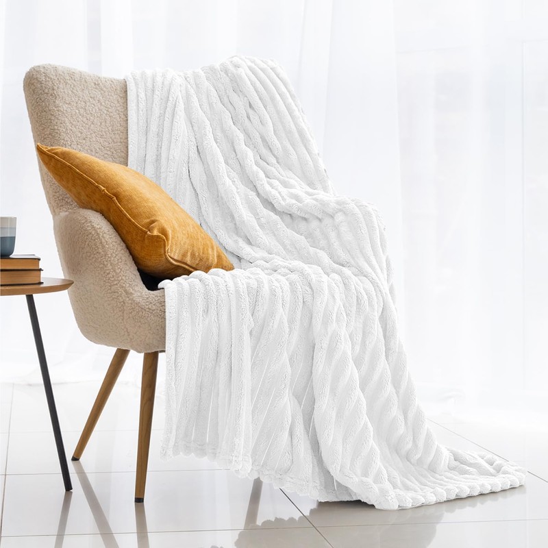 Dreamzie Cuddly Fluffy Fleece Blanket 130 x 150 cm, Flannel