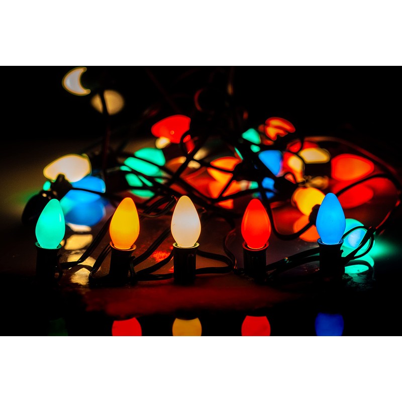 Creative Hobbies 25 Pack C7 Multicolor Christmas Light Bulbs -