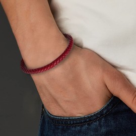 COOLSTEELANDBEYOND Minimalistischen Herren Damen Dünn Rot Geflochtenes Leder Armreif Schweißband Armband, Edelstahl Ovalen Magnetverschluss