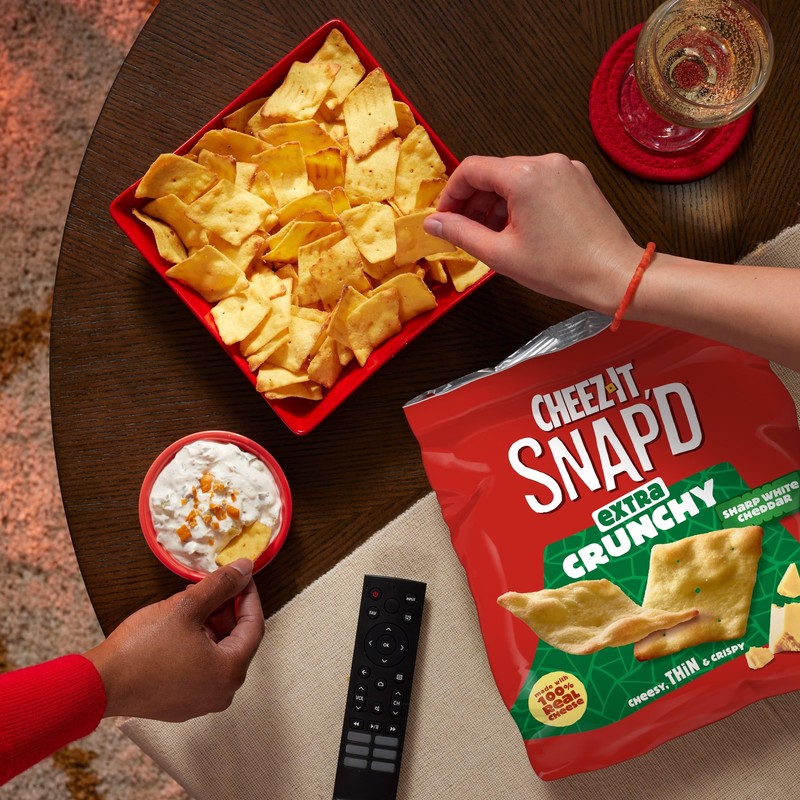 Cheez-It Snap'd Cheese Cracker Chips, Thin Crisps, Extra Crunchy, Sharp