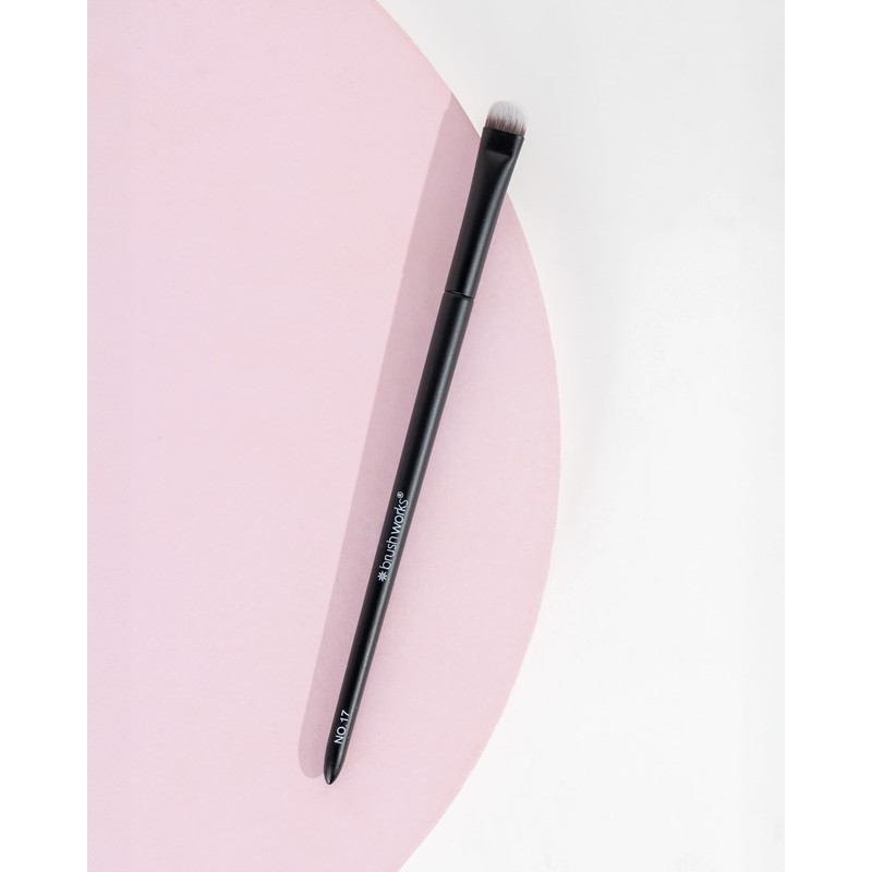 Brushworks No. 17 Carving Brush