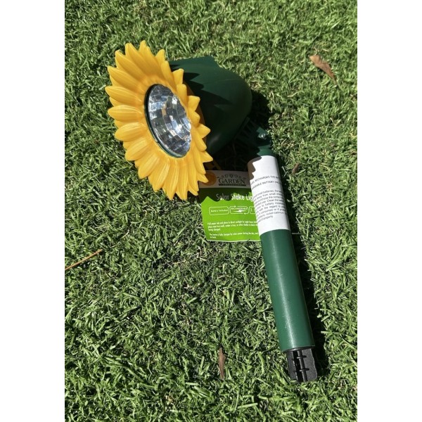 Garden Lights NEW! SUNFLOWER SOLAR STAKE LIGHTS . GARDEN/PATHWAY LIGHTS