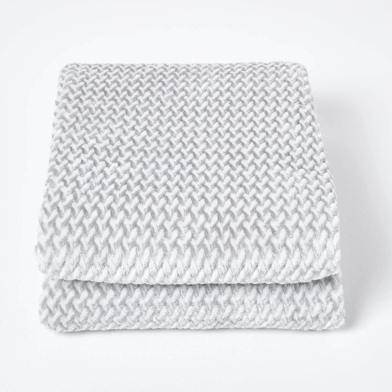 HOMESCAPES Grey Velvet Throw 130 x 160 cm Soft ‘Mora’