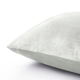 Oxford Homeware Cushion Covers 45 x 45 cm 2 Pack Velvet Square Throw Pillow Cases Decorative White Cushion Cover for Sofa Bedroom Couch Living Room with Invisible Zipper (18 x 18 Inch)