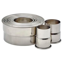 Winco 11 Piece Heavy Stainless Steel Plain Round 1-3/8" to 4" Diameter x 2"H Cookie Cutter Set