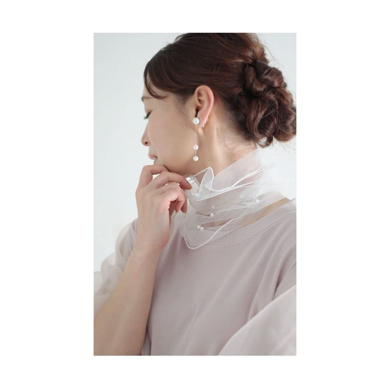 sawa á la mode Tulle and Pearl, Beautifully Concealable Neck