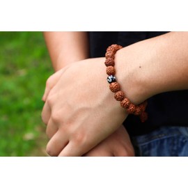 Hands Of Tibet Tibetan Mala Rudraksha Seed Wrist Mala Bracelet with Carved Om Mani Conch Shell Spacer Free Silk Pouch