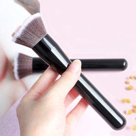 AKOAK 1 Pack Unique and Cute Cat's Paw Makeup Brush, Multifunctional Soft Fiber Loose Powder Brush and Blush Brush, Used for Facial Powder, Blush, Shadow and Contour Makeup (Black)