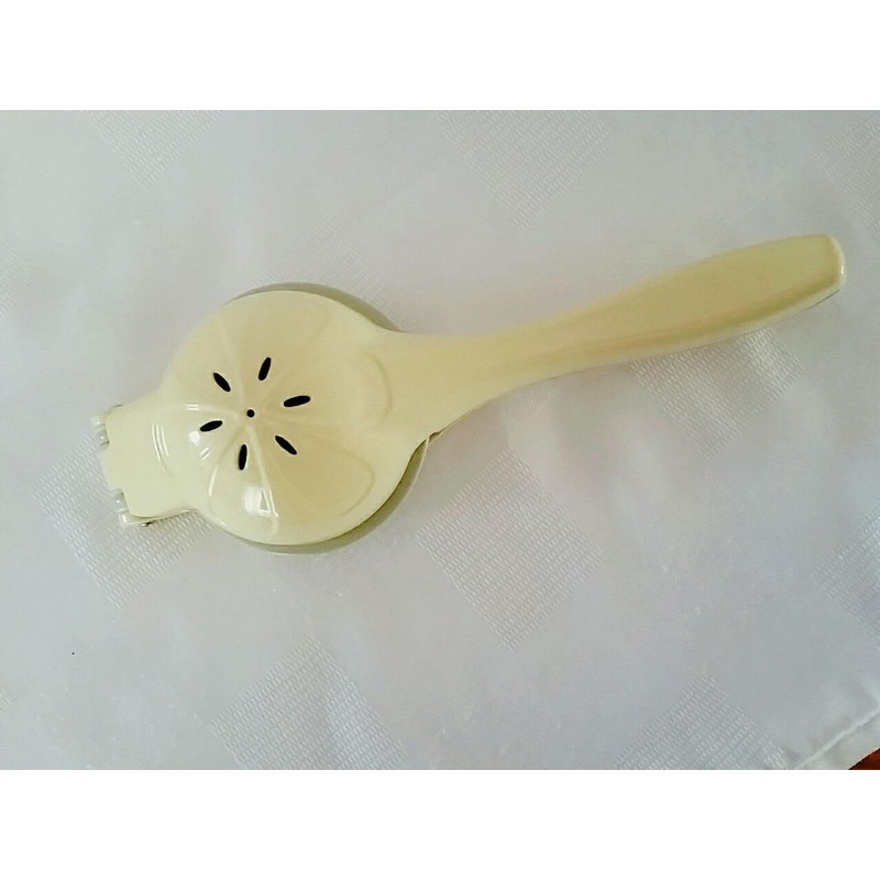 Amco 8 in. L Yellow Aluminum Citrus Juicer