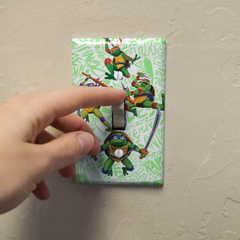 TMNT Mutant Mayhem Group Shot Plastic Wall Decor Toggle Light