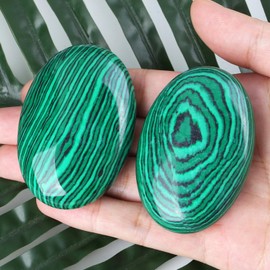 XIANNVXI 2.4 Inch Large Crystals Green Malachite Gemstones Green Worry Stones Natural Healing Crystal Healing Stones Polished Bag Stone Against Anxiety Stress Energy Stone Gifts 1 Piece
