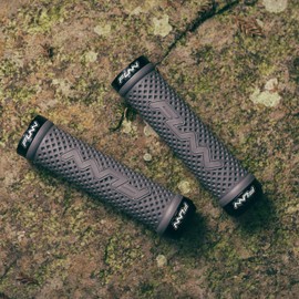Funn Combat II Mountain Bike Handlebar Grips with Double Lock on Clamp, Comfortable and Durable Grips with 22 mm Inner Diameter, Waffle Patterned Bike Grips for MTB/BMX (Gray)