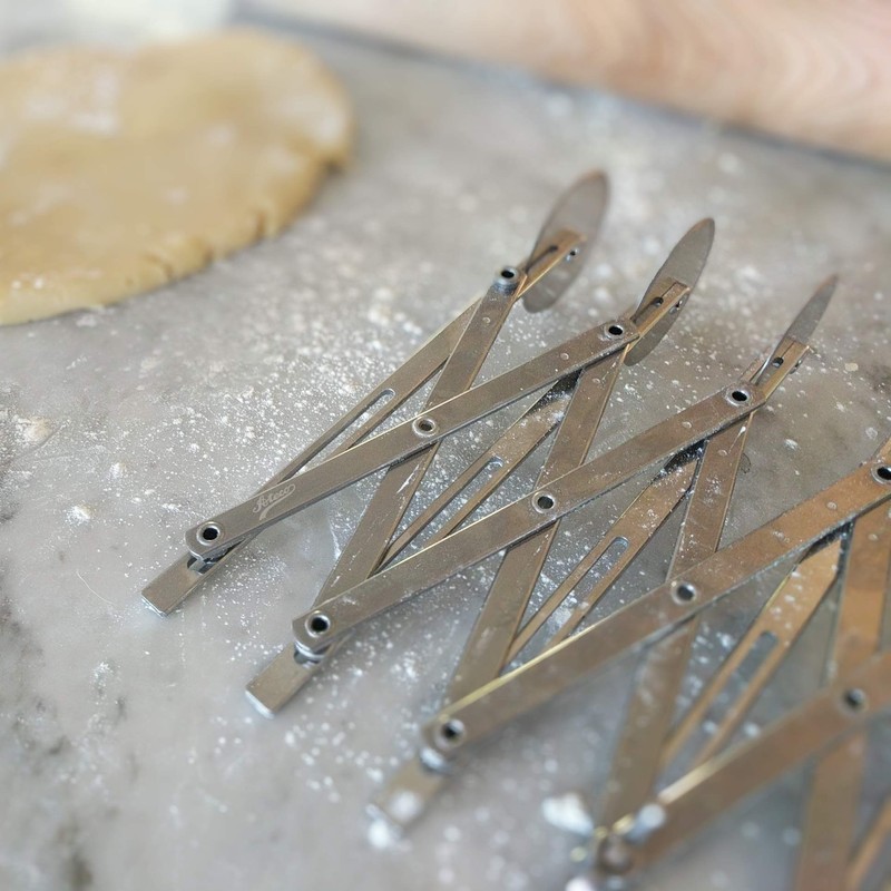 Ateco 12 Wheel Stainless Steel Cutter, 2 1/8 Inch Wheels