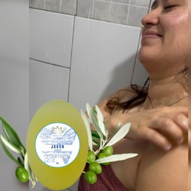 Jabón con aceite ozonizado orgánico. Limpiador regenerador de la piel. Disminuye el paño y las manchas faciales 1pz.