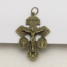 gifthub - 6 piezas de crucifijo católico de aleación para rosarios a granel con diseño de medallas, piezas de rosario de crucifijo de perdono para rosarios católicos (oliva)
